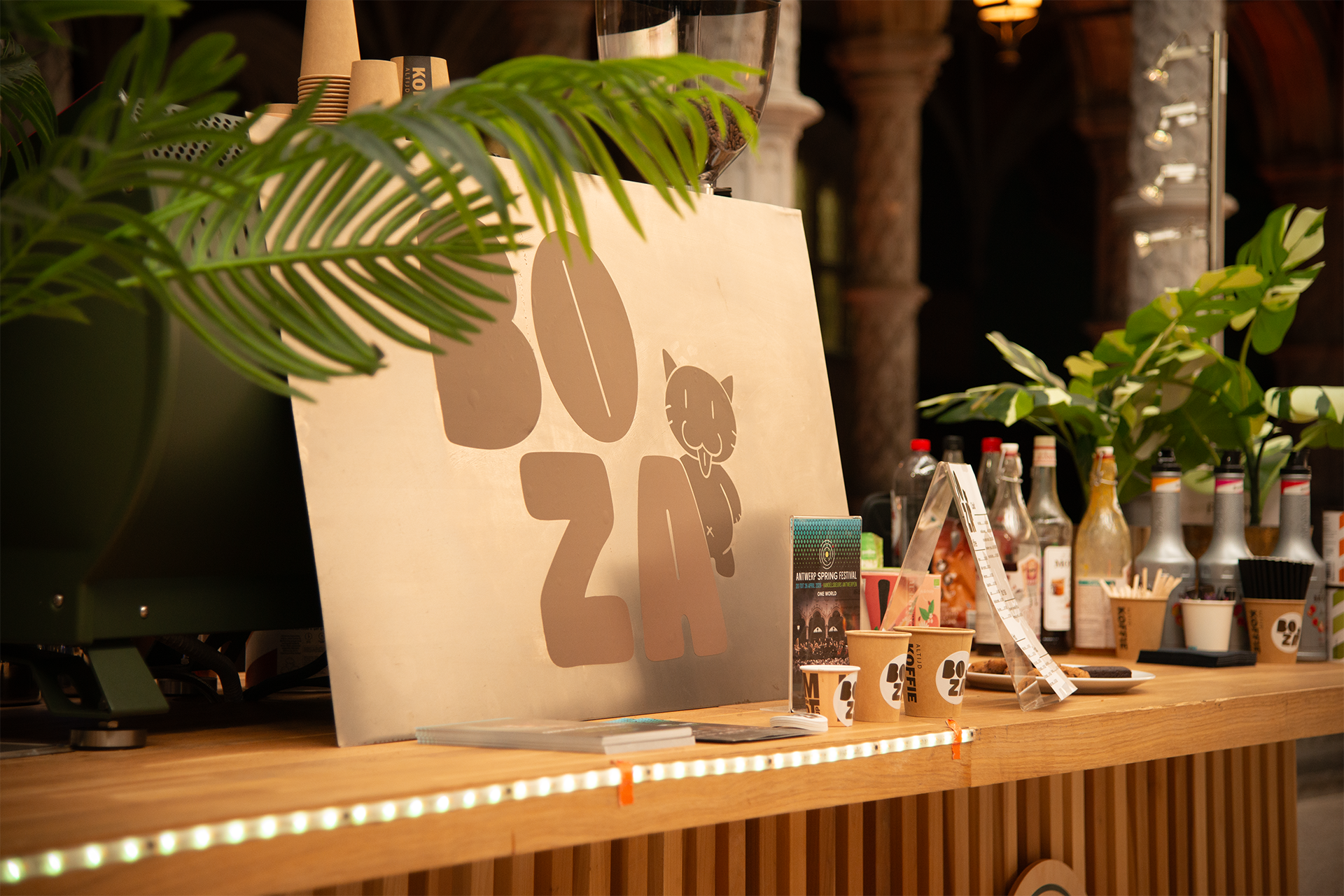 Boza Café specialty coffee drinks and products – oat lattes, espresso, matcha, Handelbeurs Antwerp